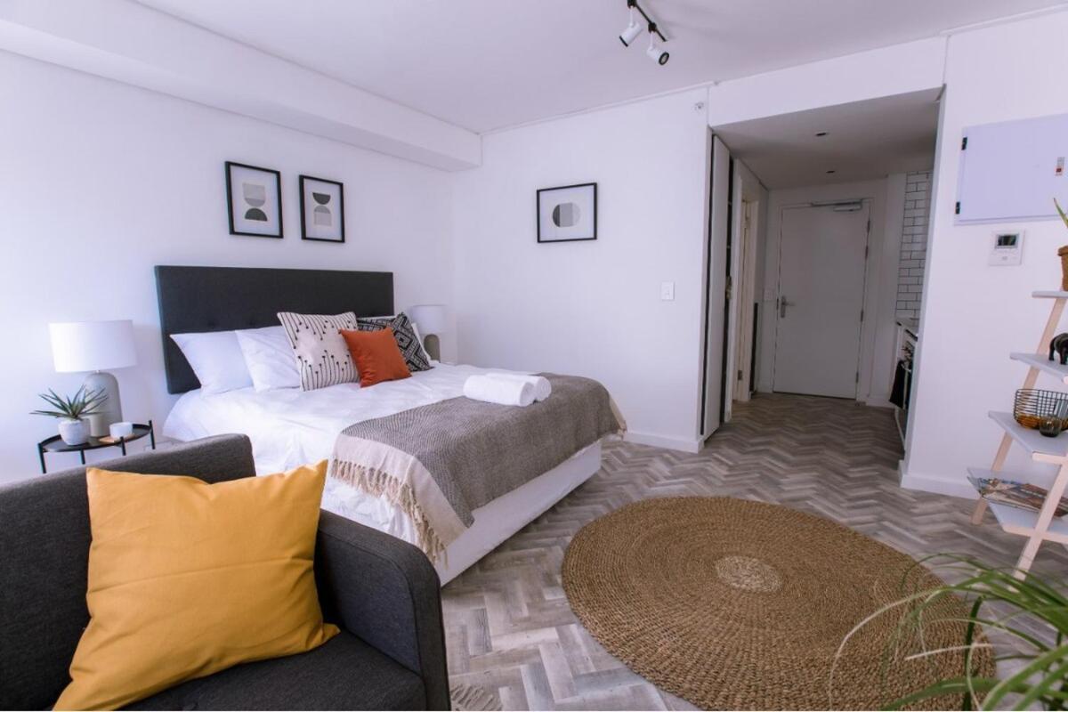 Апартаменты Stylish, Modern, Walk To Restaurants And Cbd Кейптаун Экстерьер фото